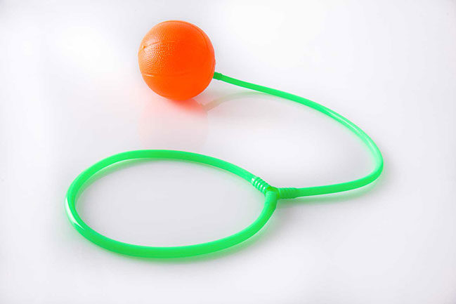 juguete de plástico para brincar con pelota